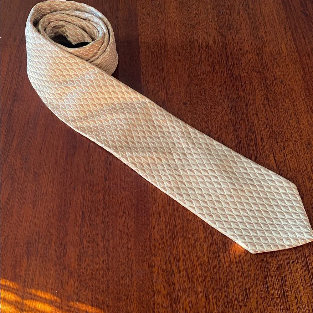Hugo Boss Gold Geometric Men's Tie